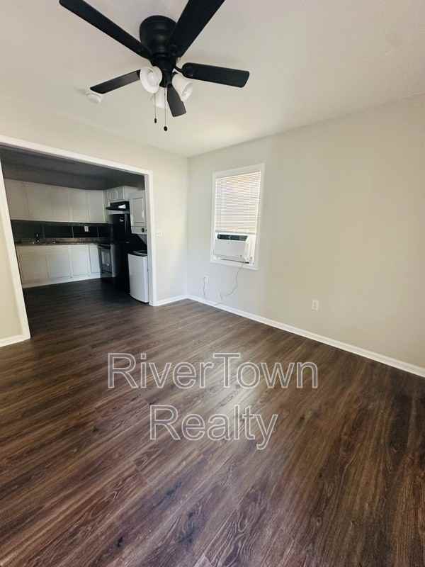 806 Baltimore St - Photo 2 of 6