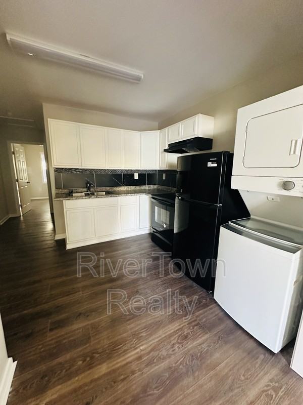 806 Baltimore St - Photo 3 of 6