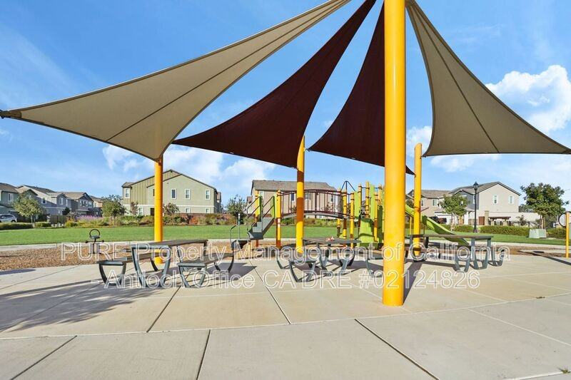 896 Diego Dr - Photo 2 of 40