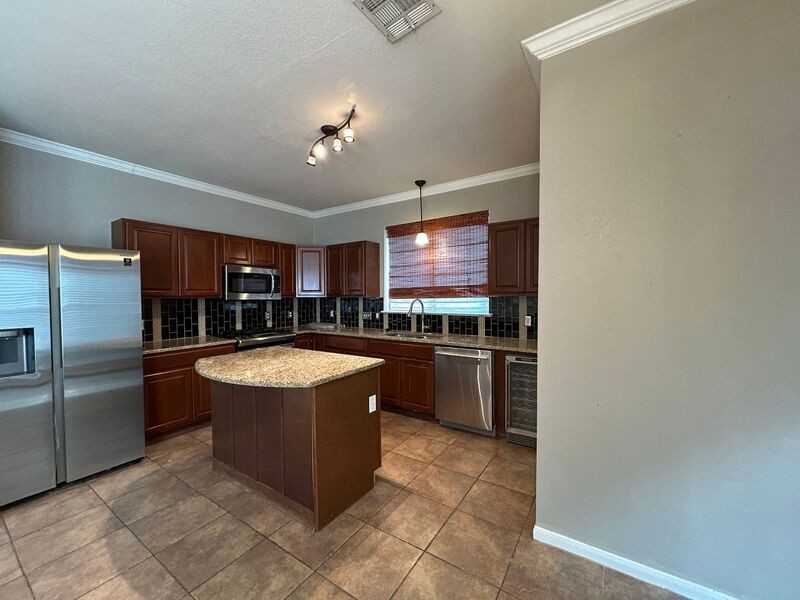 8211 Longdraw Dr - Photo 2 of 25