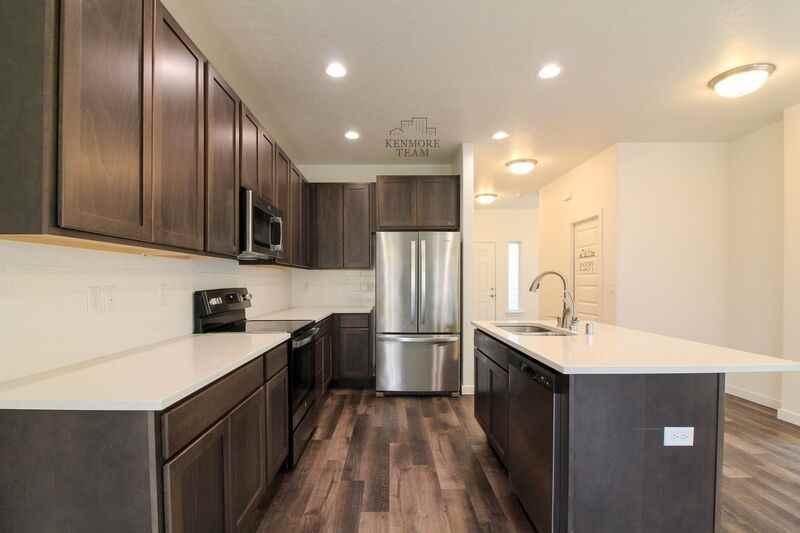 1343 13th St - Photo 2 of 12