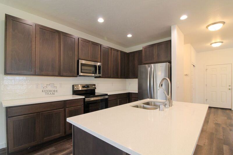 1343 13th St - Photo 3 of 12