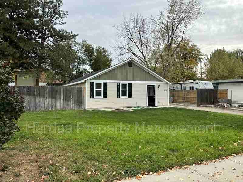 1820 N Fry St - Photo 2 of 19