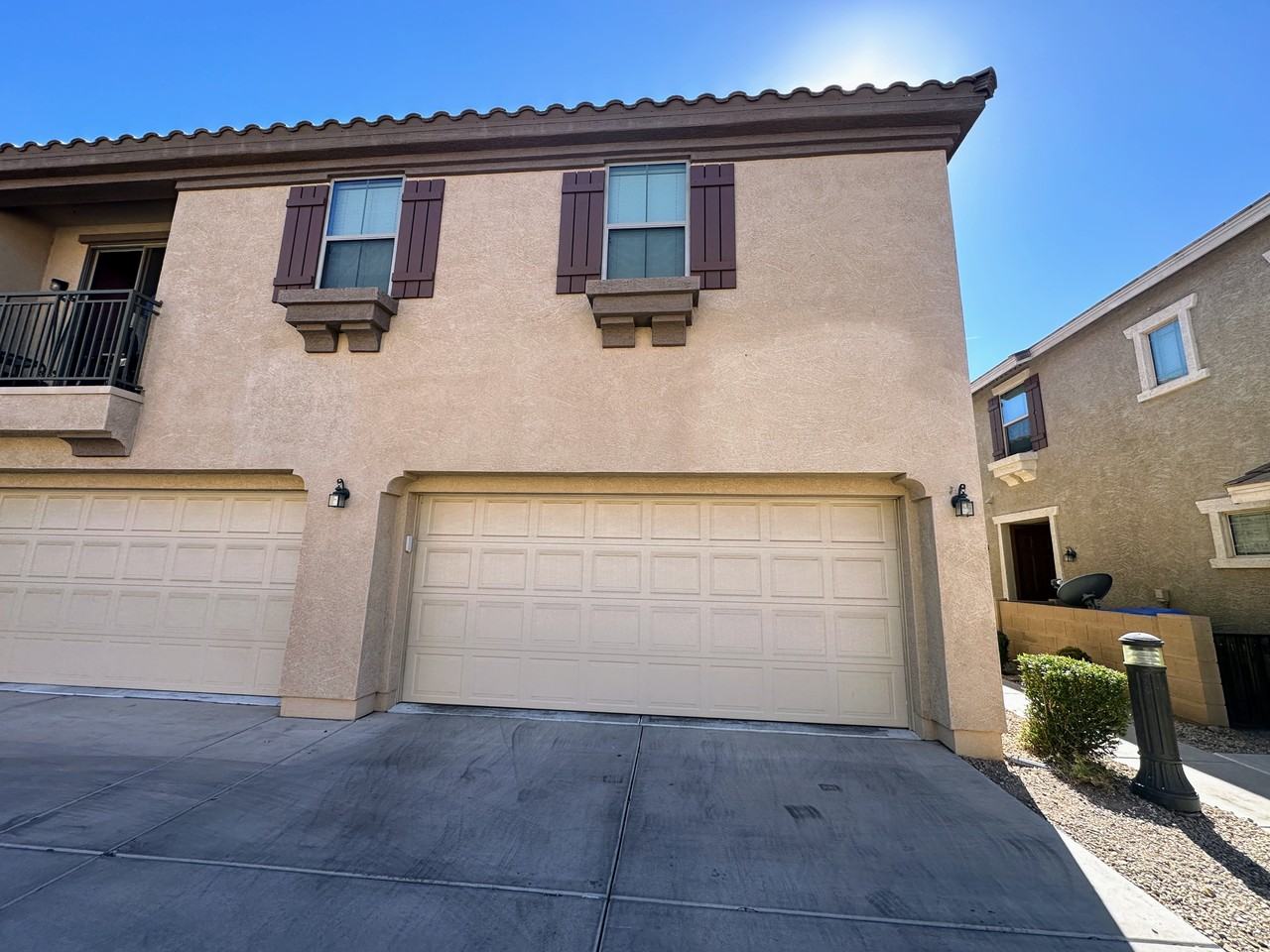 8111 W Lynwood St - Photo 2 of 45