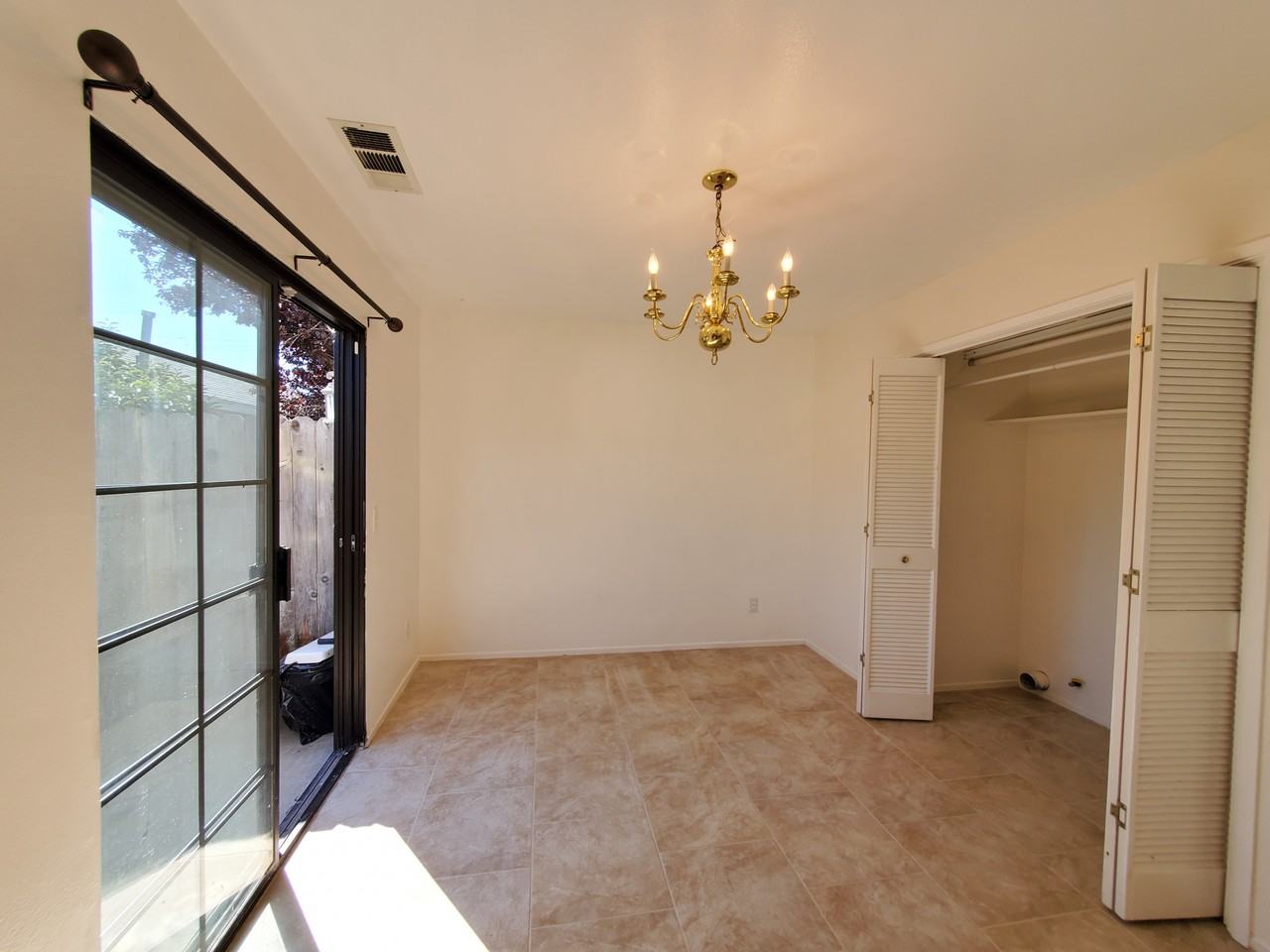 317 S J St - Photo 6 of 9