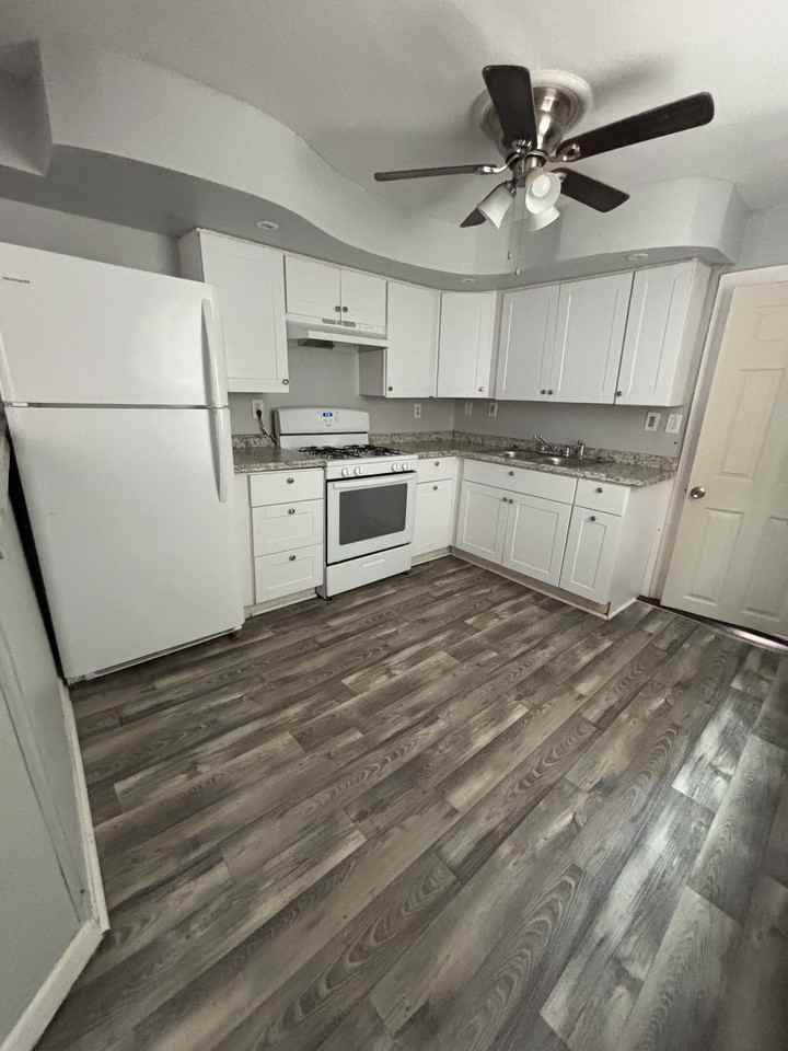 119 N Franklin St - Photo 2 of 8