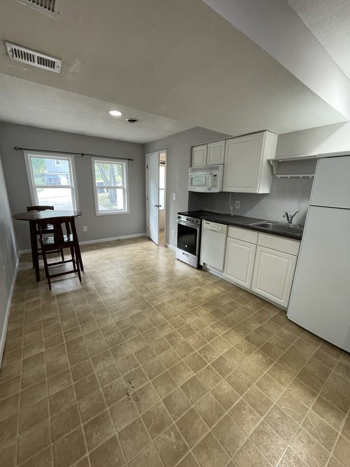3612 E 112th St - Photo 2 of 27
