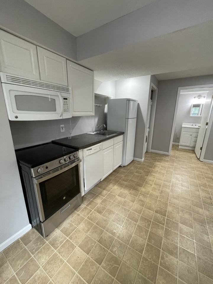 3612 E 112th St - Photo 4 of 27