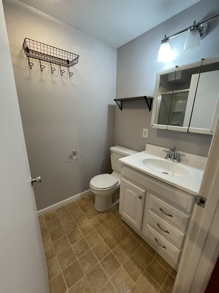 3612 E 112th St - Photo 7 of 27