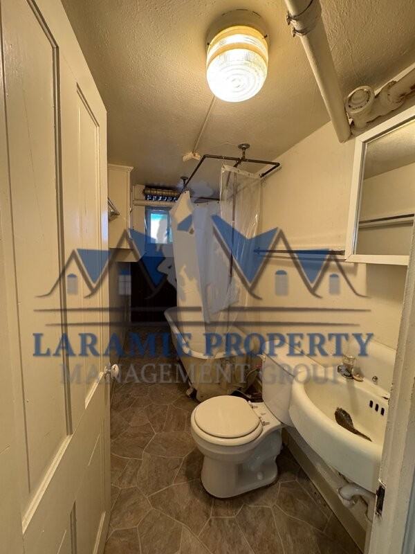 500 E Garfield St #6 - Photo 7 of 9