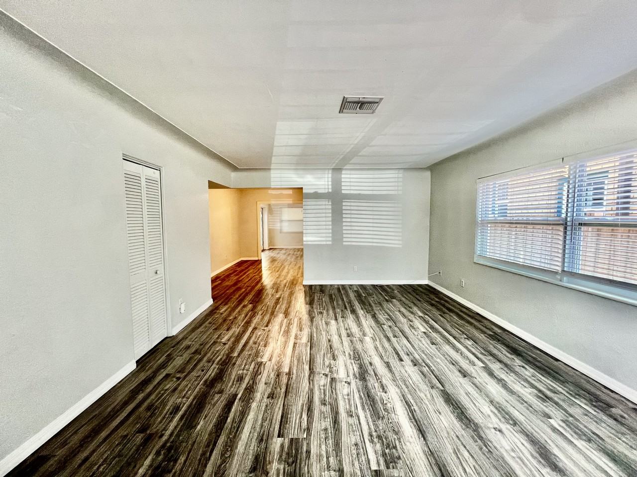 811 20th Ave N - Photo 3 of 22