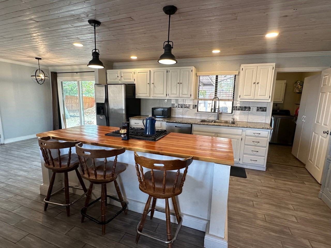 2325 Camanche Rd - Photo 3 of 19