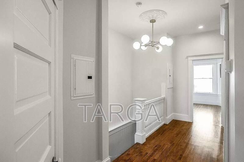447 Hayes St - Photo 2 of 21