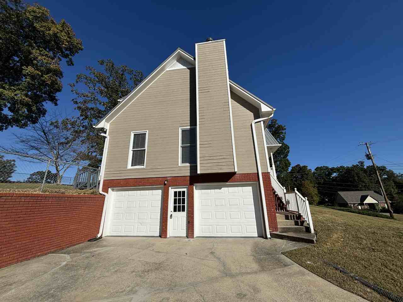 7118 Roundstone Dr - Photo 3 of 34