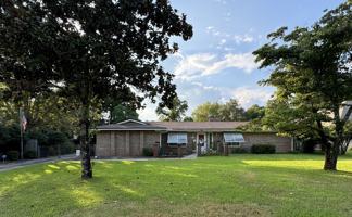 featured image of 6 Poquito Rd