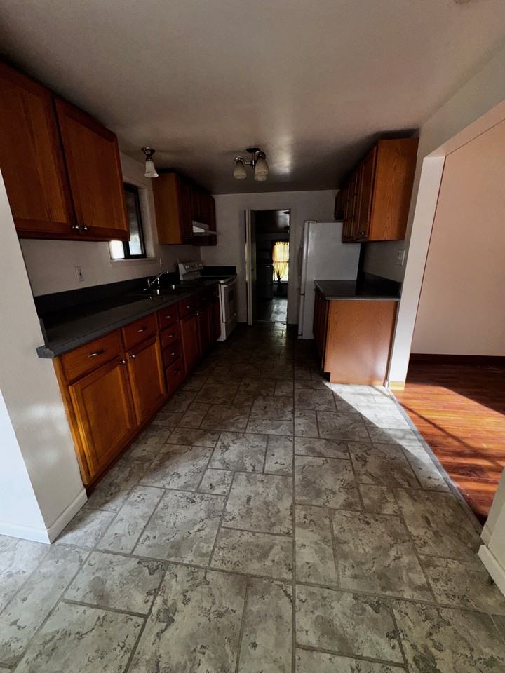 5105 Florence Loop - Photo 3 of 11