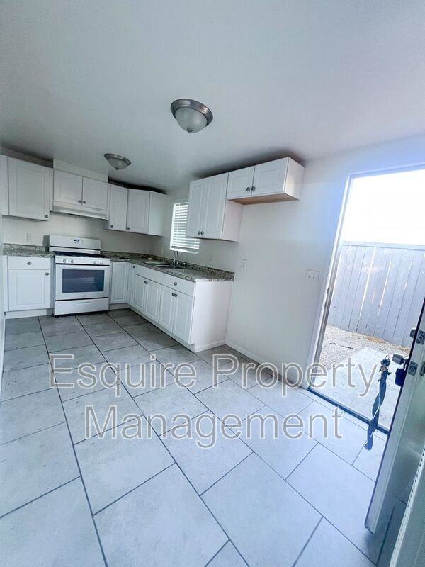 309 Hill St #325B - Photo 3 of 6