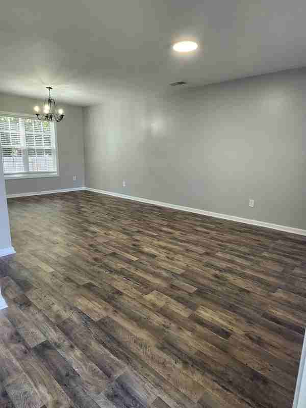 43 Derby Ln - Photo 6 of 37
