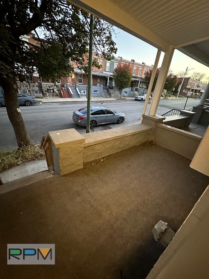 2725 E Chase St - Photo 3 of 13