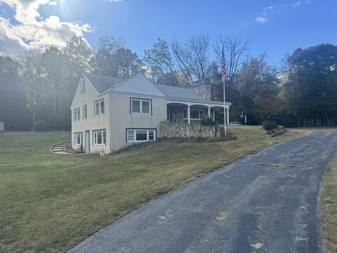 1735 Little Conestoga Rd - Photo 2 of 28