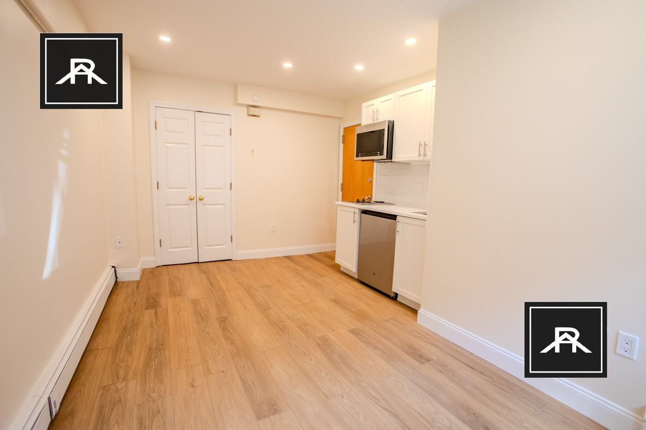 14 Keswick St #B2 - Photo 3 of 4