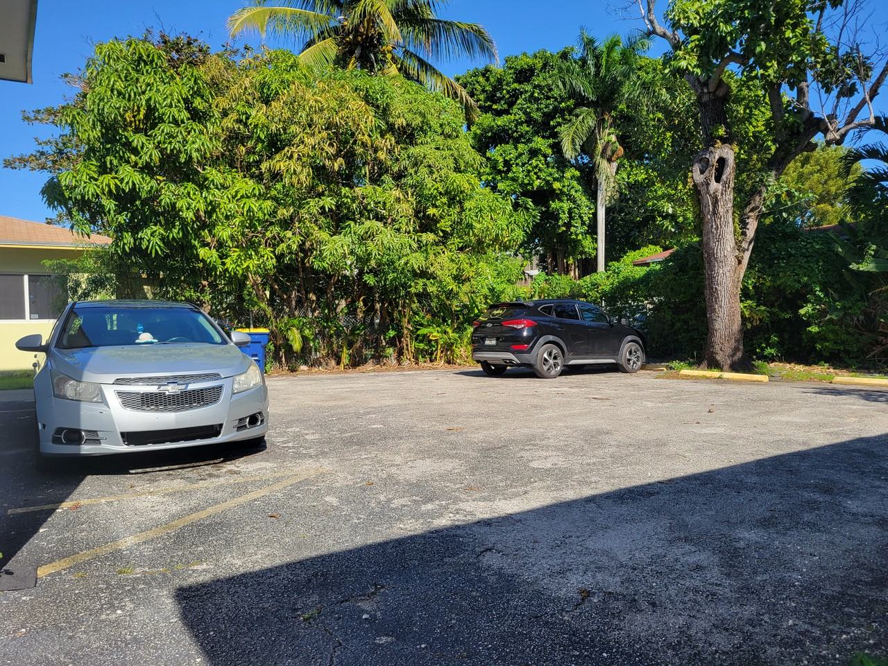 8315 NE Miami Ct - Photo 3 of 3