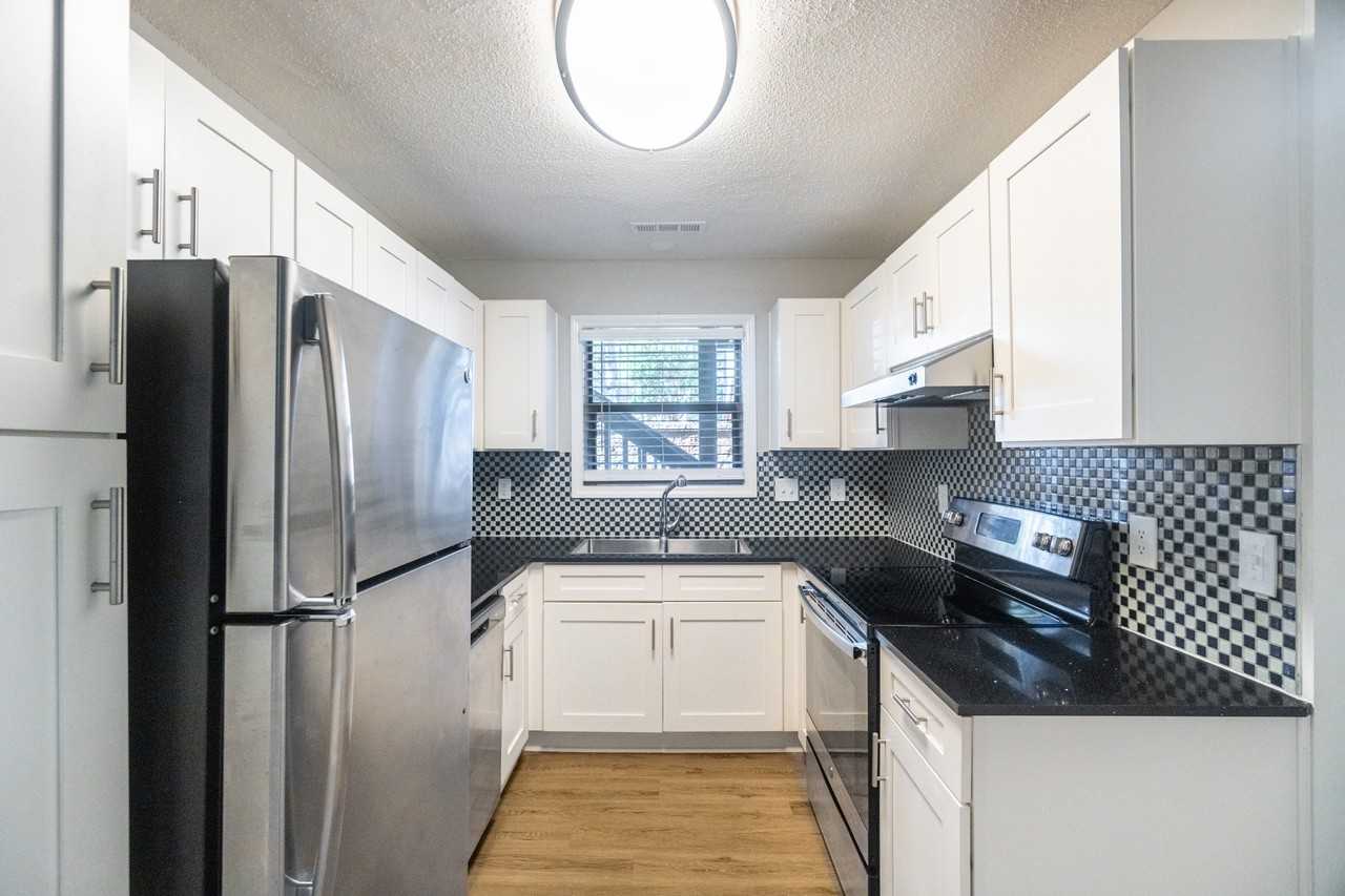 Enclave at Oakhurst - Photo 4 of 60