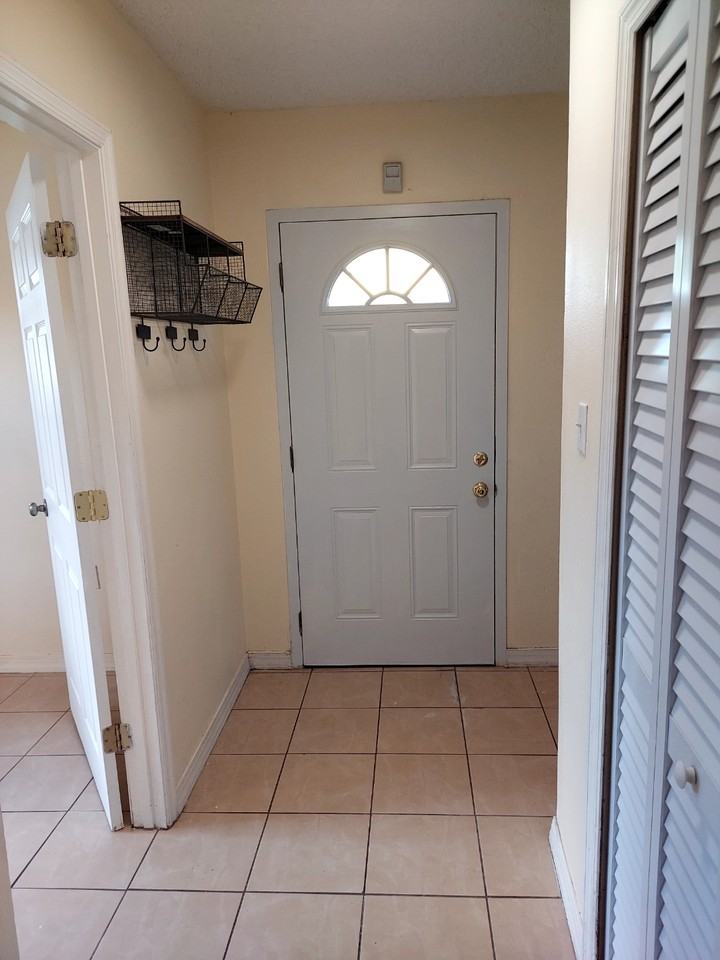 409 E Cherry St #NA - Photo 2 of 14