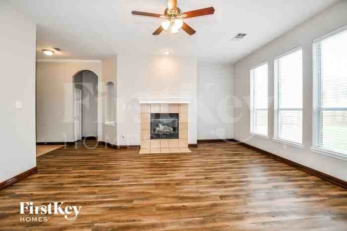 7518 Maplewood Dr - Photo 2 of 15