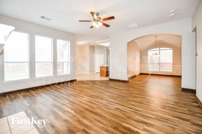 7518 Maplewood Dr - Photo 3 of 15