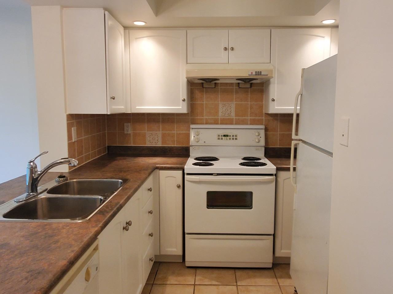 East United Condos #15257 - Photo 2 of 2