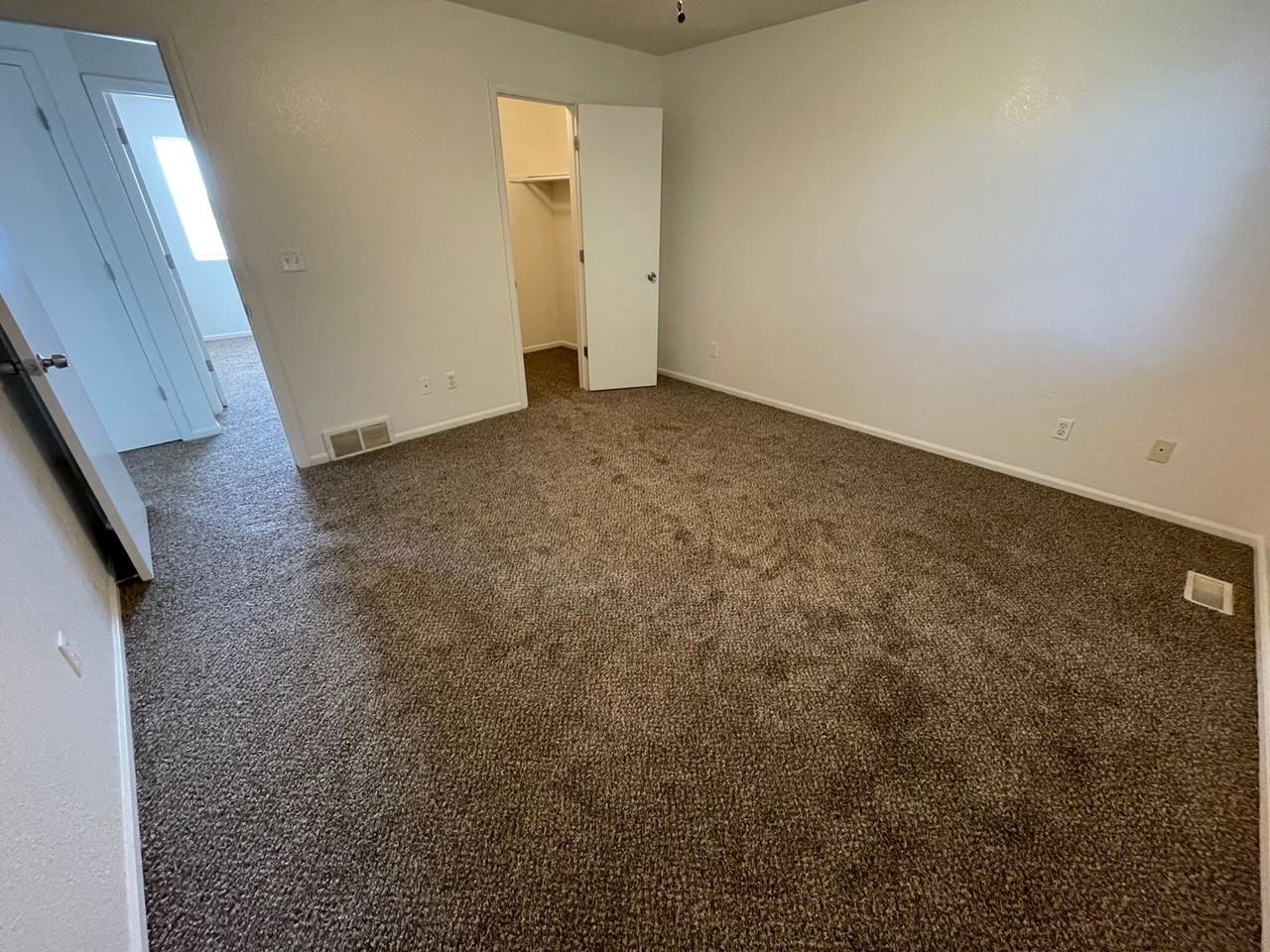 267 50th Avenue Pl - Photo 6 of 24