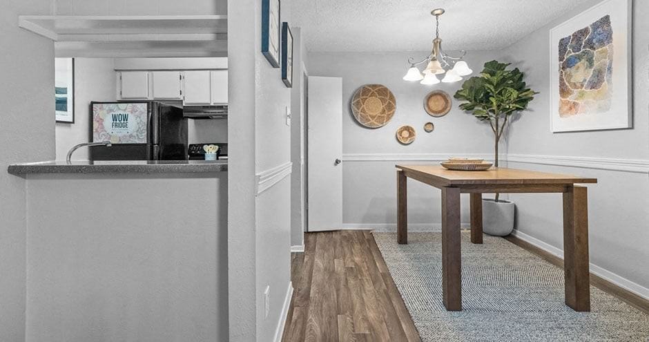 River Oaks Apartments - Photo 4 of 21