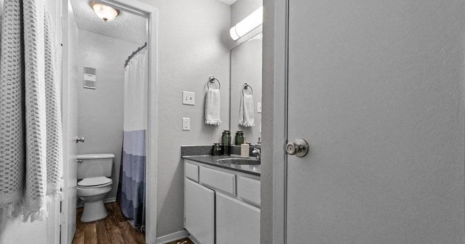 River Oaks Apartments - Photo 6 of 21