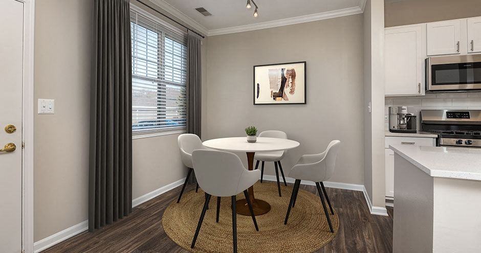 Butterfield Oaks Apartments - Photo 4 of 33