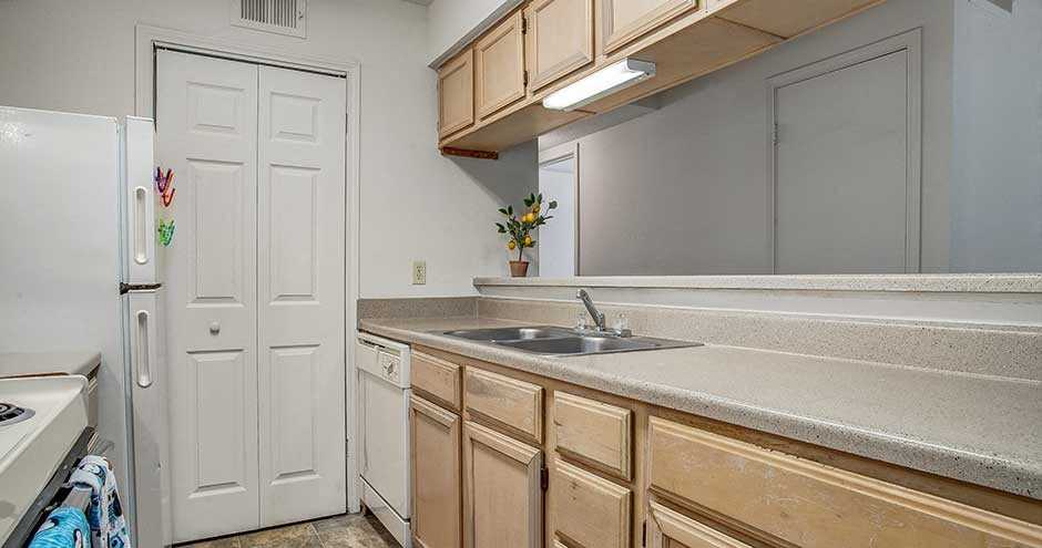 Whispering Lake Apartments - Photo 7 of 43