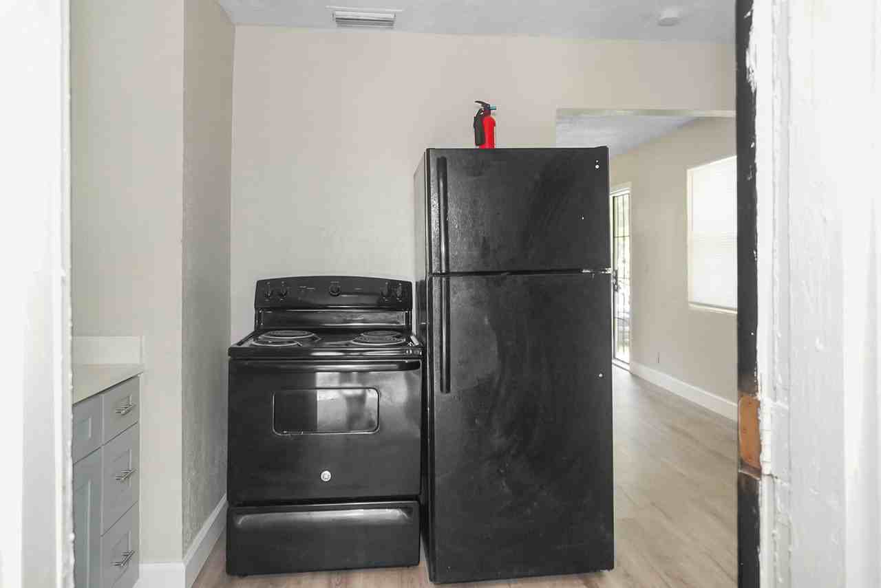 7219 Rhode Island Drive East - Photo 2 of 10