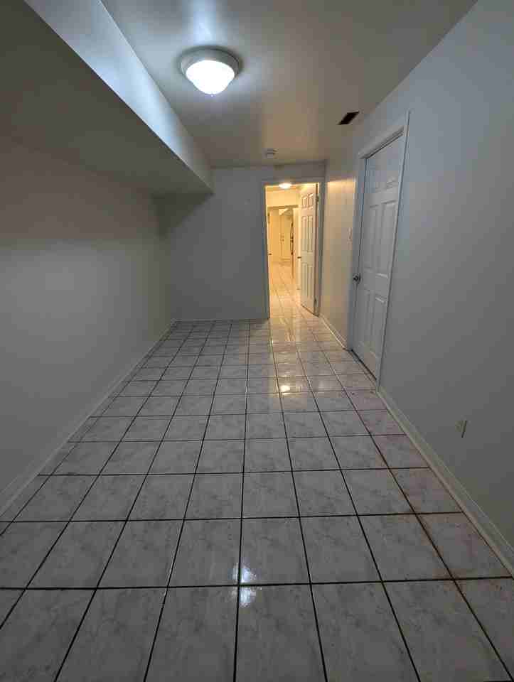 28 Osler Street - Photo 5 of 8