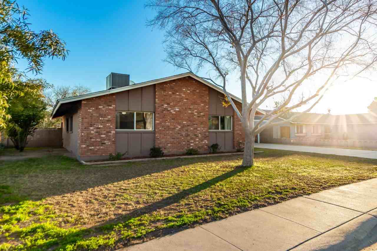 1645 East Manhatton Drive - Photo 2 of 48