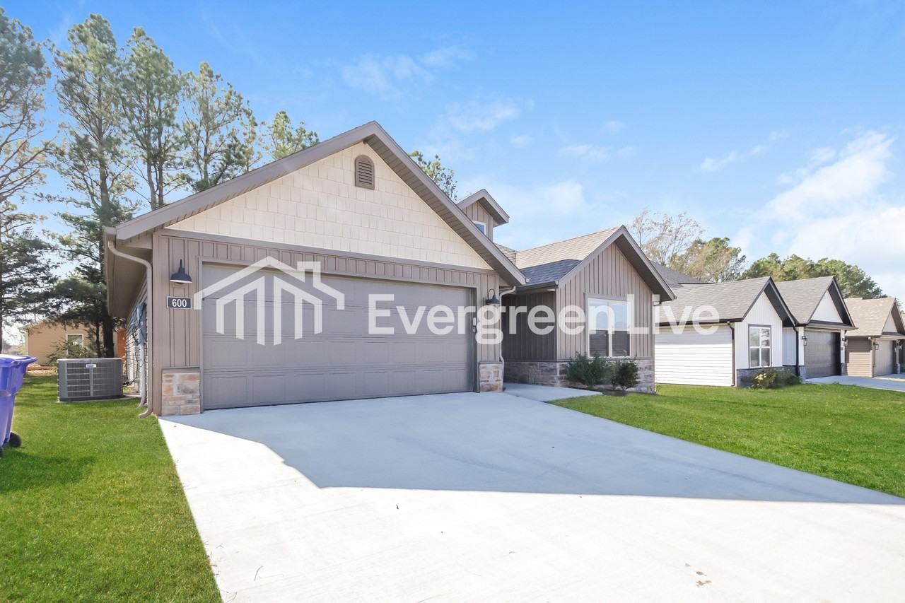 600 E Osage Trce - Photo 3 of 16