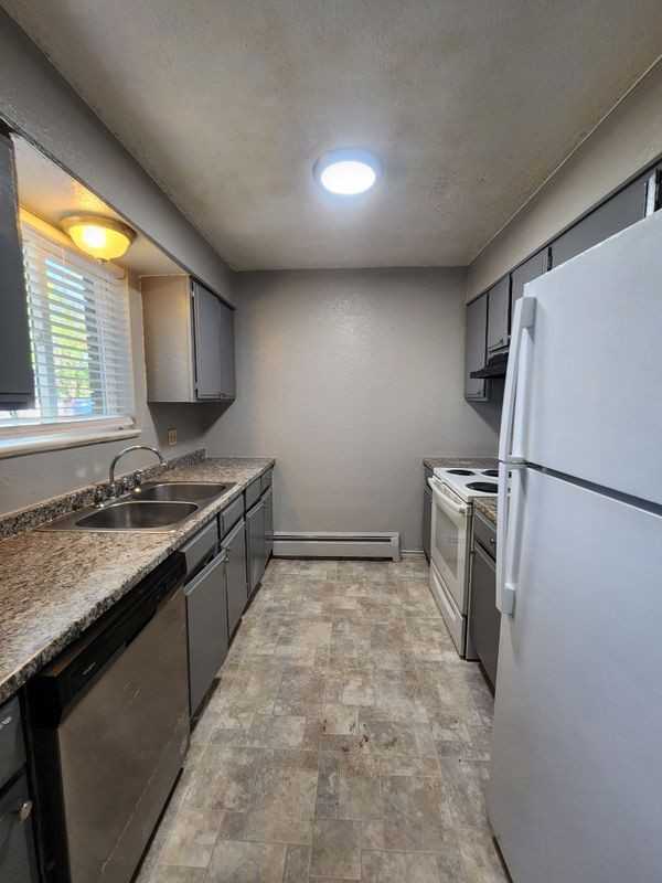 1363 Mobile St - Photo 5 of 19