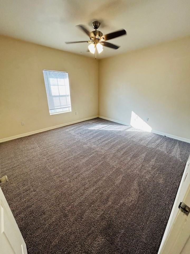 1625 S 10th St - Photo 3 of 13