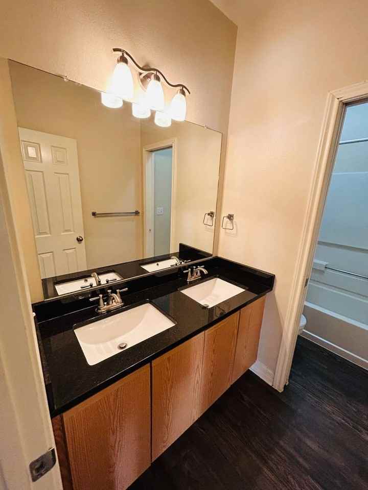 1625 S 10th St - Photo 7 of 13