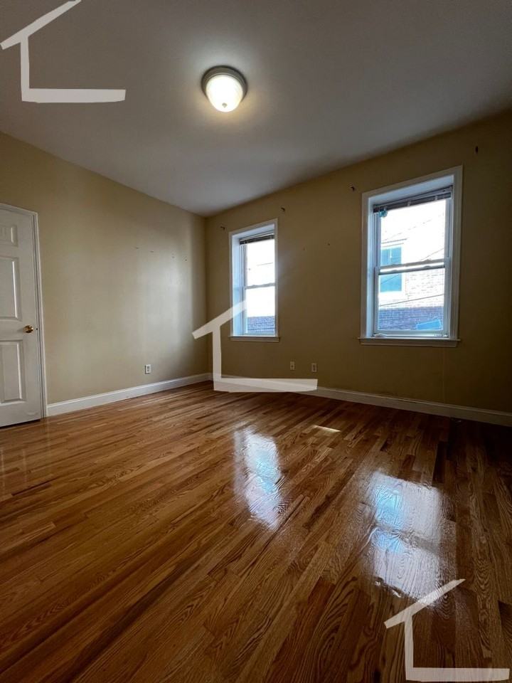 49 Saint Marys St - Photo 5 of 12