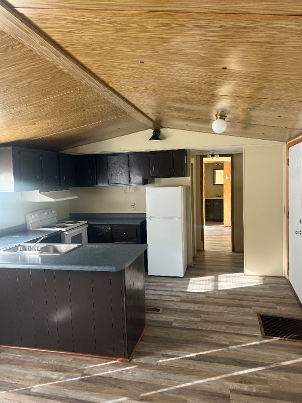 130 Elpino Rd - Photo 3 of 10