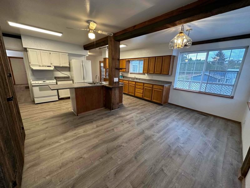 1712 Westside Hwy - Photo 3 of 20