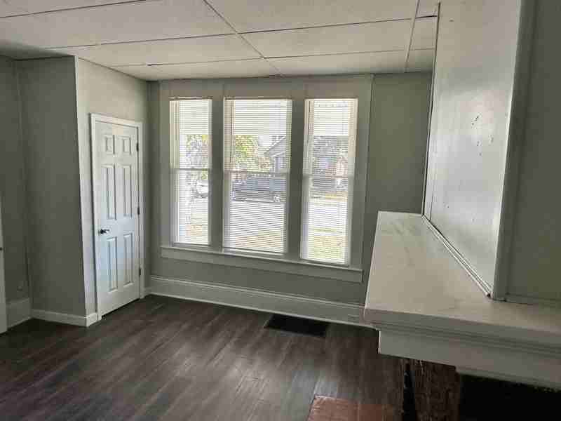 1336 S 28th St - Photo 3 of 14