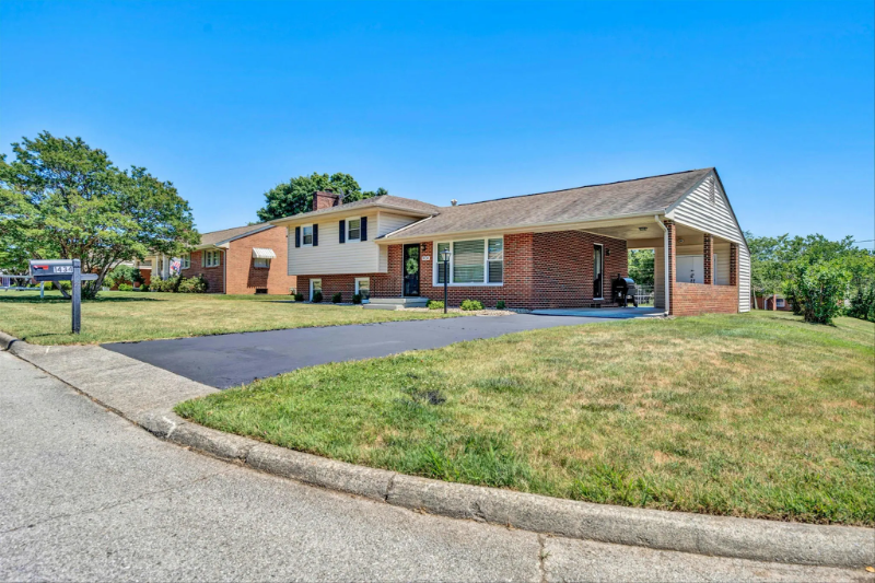 1434 Narcissus St - Photo 2 of 20