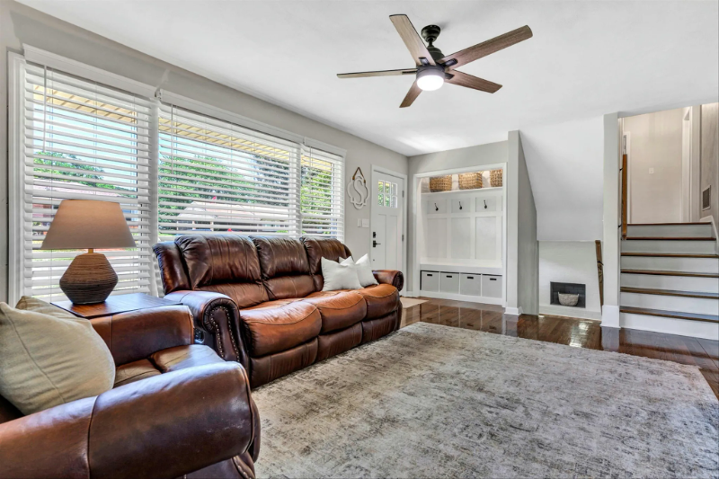 1434 Narcissus St - Photo 3 of 20