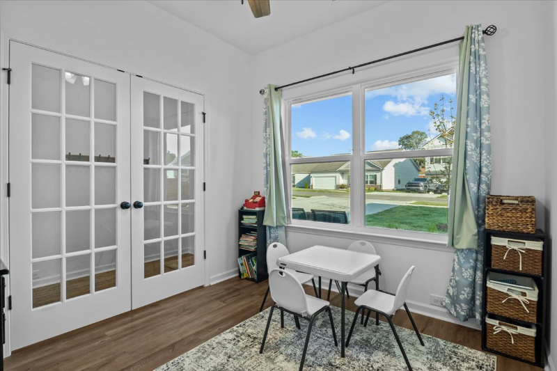 1010 Village Ct - Photo 2 of 20